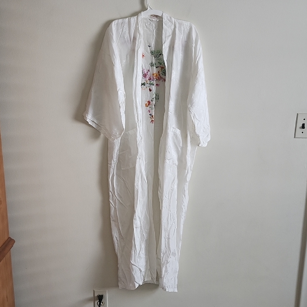 Vintage Golden Bee Rayon White Floral Printed  Embroidered Kimono Robe Women Med
